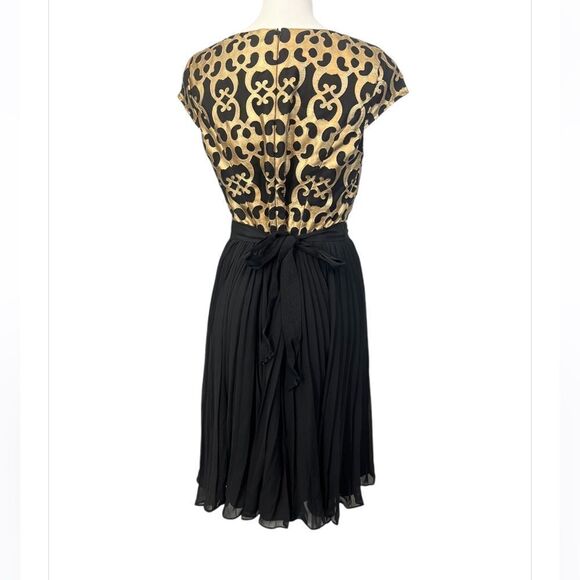 Adrianna Papell dress sz 12 black/gold pleated cocktail holiday party A-line - Picture 4 of 6
